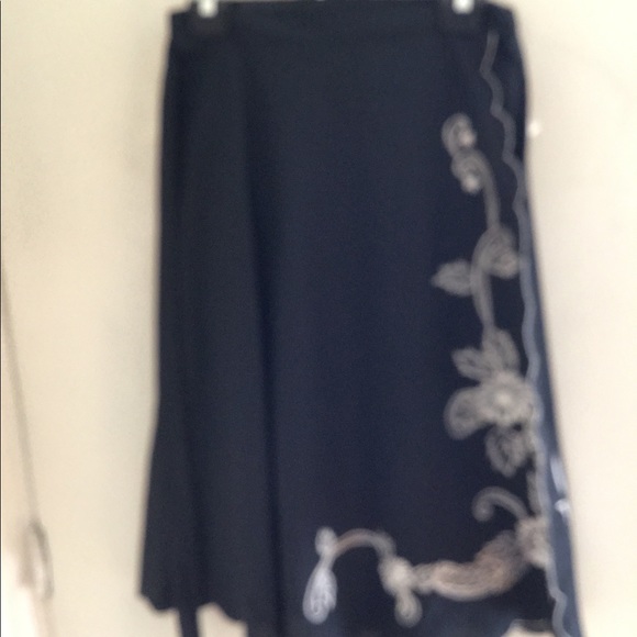 Polyester /Cotton  blend wrap skirt - Picture 5 of 8